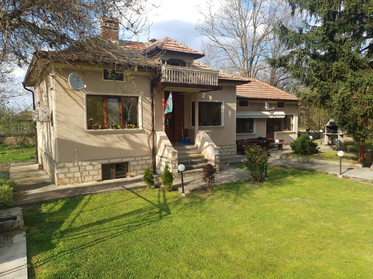 Holiday Home Maarata Krushuna Exterior photo